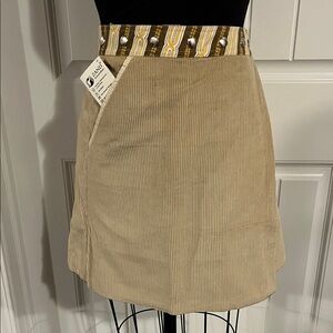 Zand Amsterdam Beige Corduroy Midi Skirt with Decorative Waistband